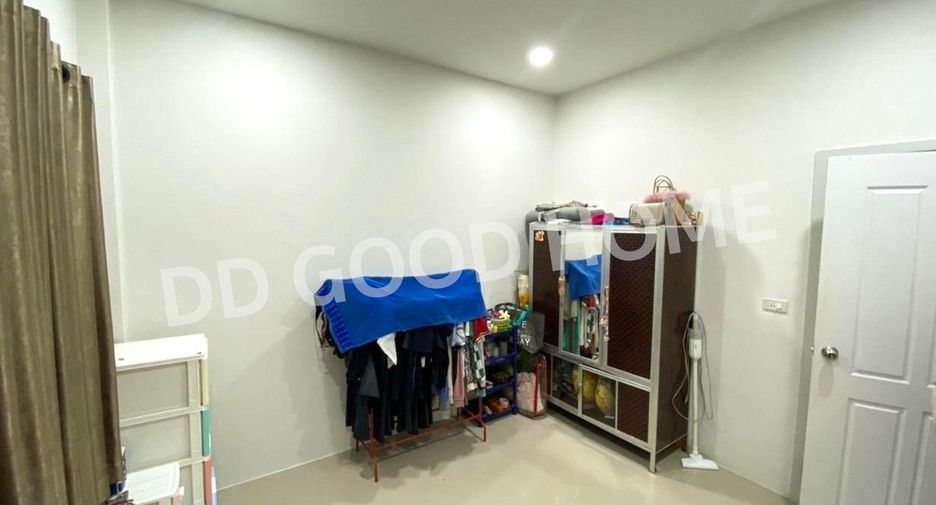 For sale 2 bedrooms townhouse in Wiang Sa, Surat Thani