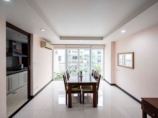 For sale 2 bed condo in Watthana, Bangkok
