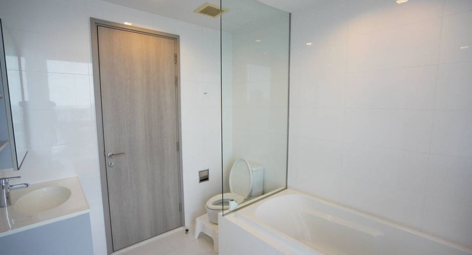 For rent and for sale 2 bedrooms condo in Watthana, Bangkok