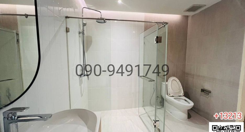 For rent 2 bedrooms condo in Watthana, Bangkok