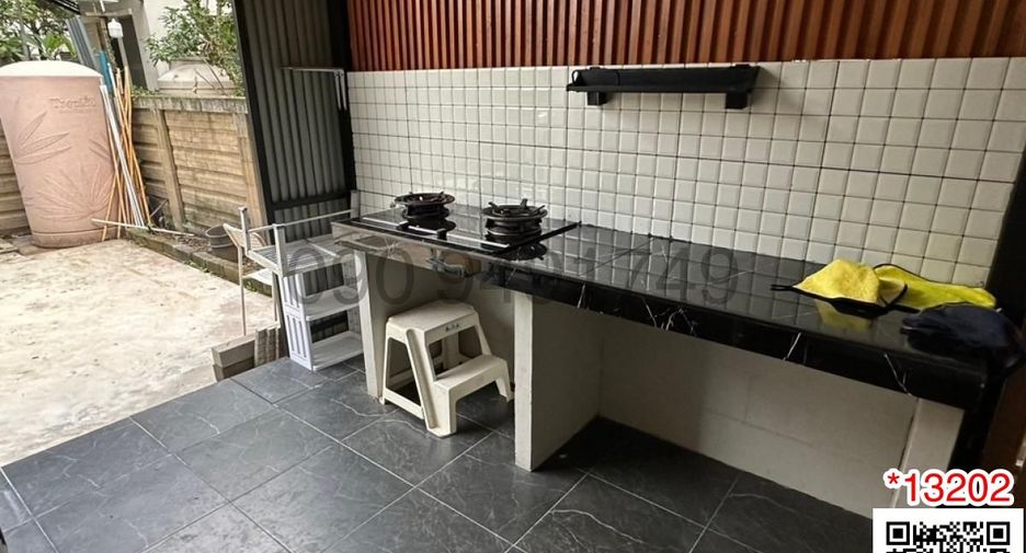 For rent 4 bedrooms house in Khlong Sam Wa, Bangkok