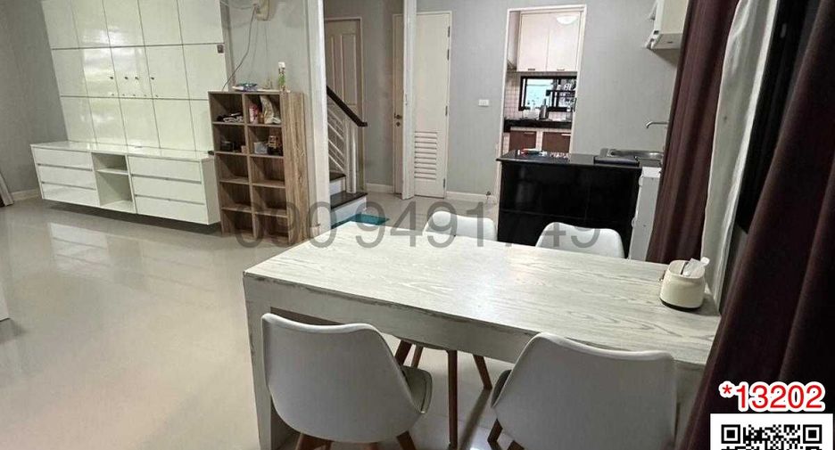 For rent 4 bedrooms house in Khlong Sam Wa, Bangkok