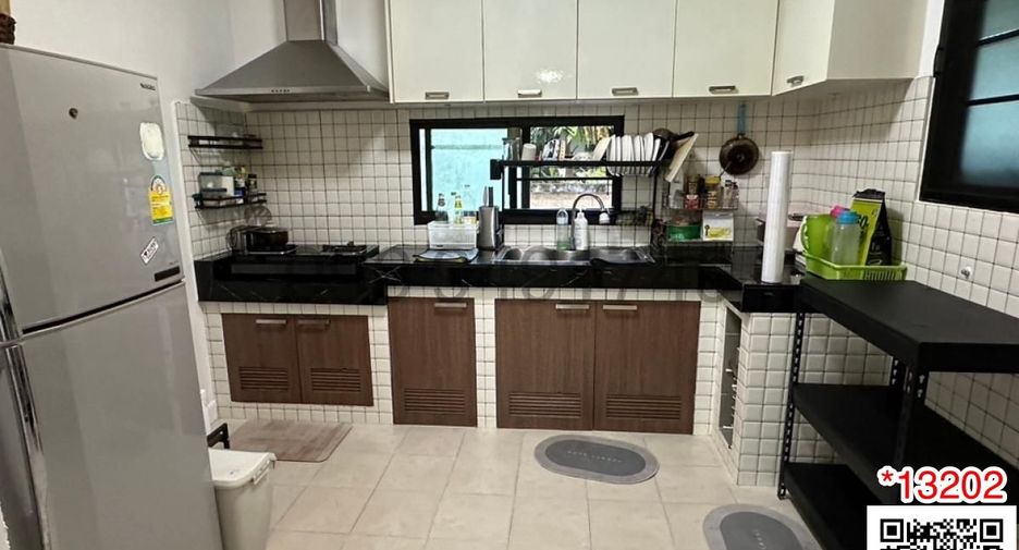 For rent 4 bedrooms house in Khlong Sam Wa, Bangkok