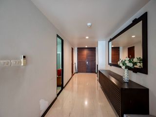 For sale 3 bed condo in Watthana, Bangkok