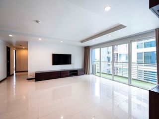 For sale 3 bed condo in Watthana, Bangkok