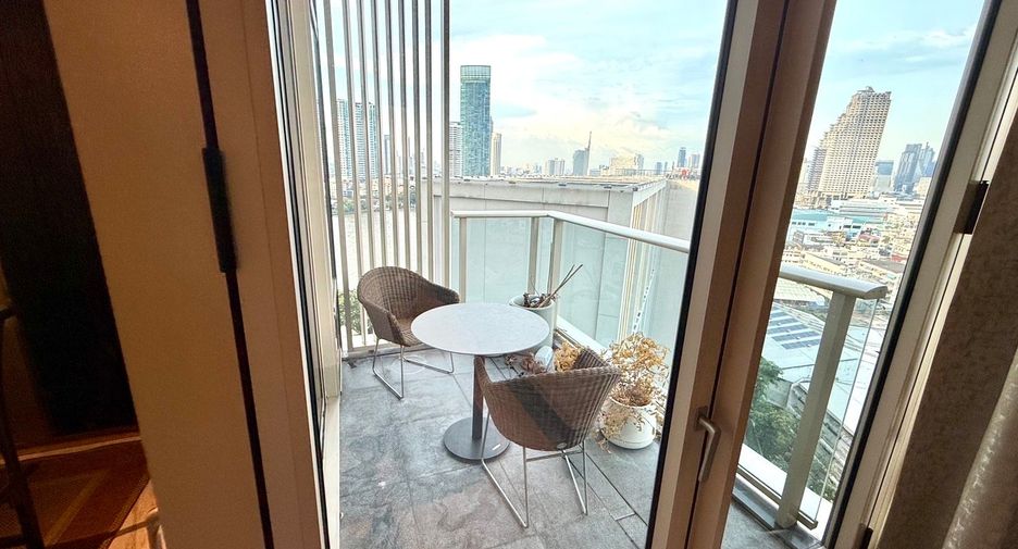 À louer 3 chambres condo à Bang Kho Laem, Bangkok