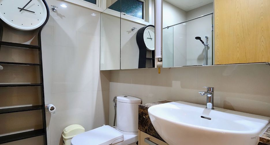 For sale 2 bedrooms condo in Khlong Toei, Bangkok