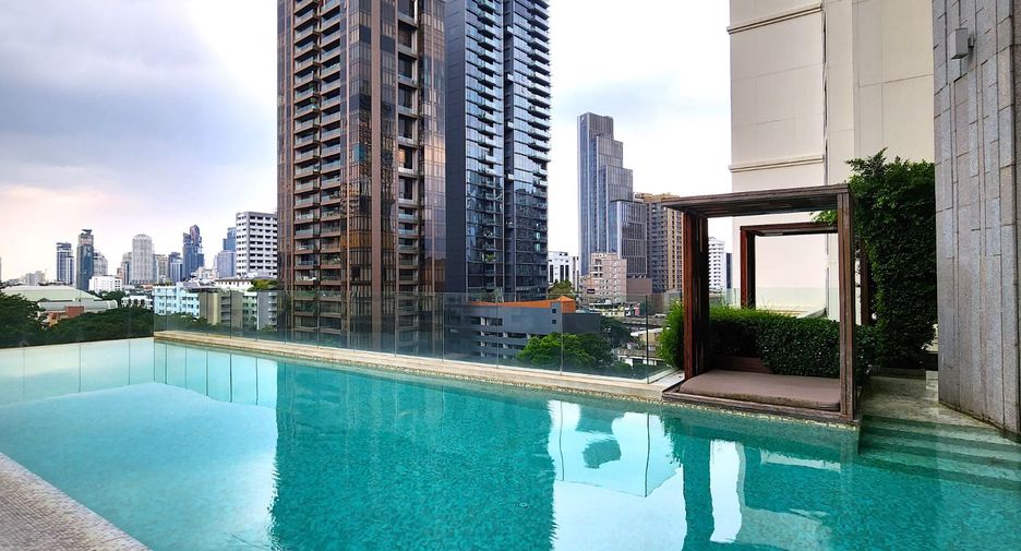 For sale 2 bedrooms condo in Khlong Toei, Bangkok