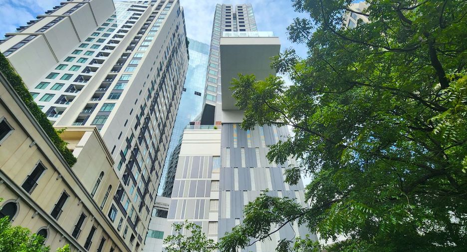 For sale 2 bedrooms condo in Khlong Toei, Bangkok