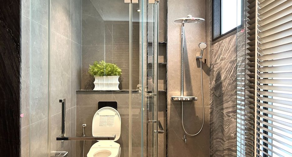 Haus zur Miete und zum Kauf mit 5 Zimmer in Lak Si, Bangkok