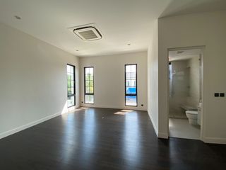For sale 5 Beds house in Suan Luang, Bangkok
