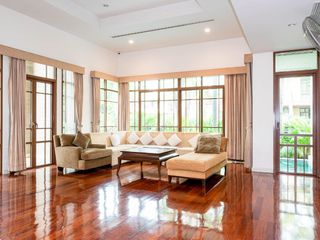 For sale 4 Beds house in Watthana, Bangkok