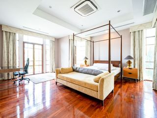 For sale 4 Beds house in Watthana, Bangkok