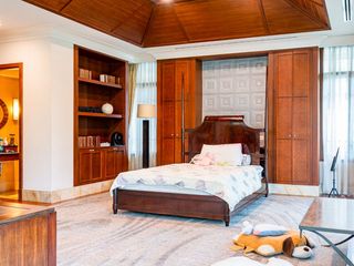For sale 5 Beds house in Watthana, Bangkok