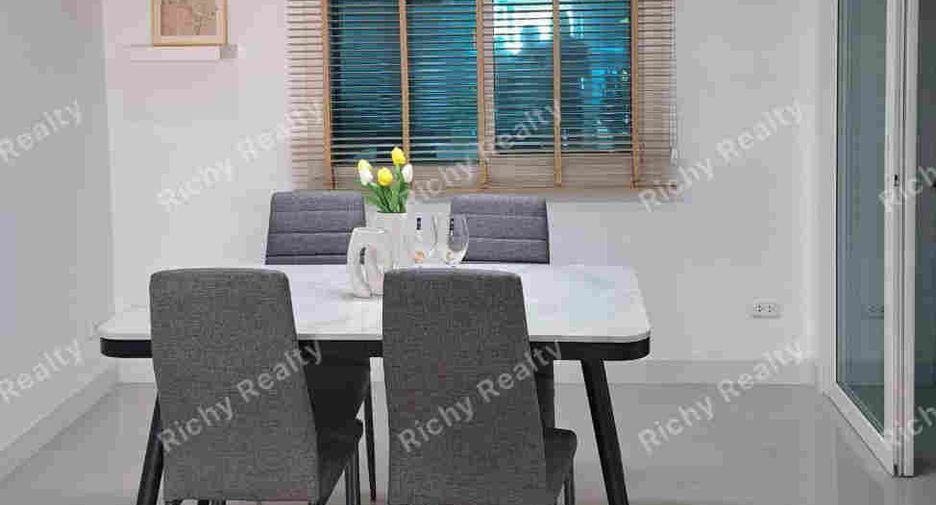 For sale 2 bedrooms townhouse in Mueang Chiang Mai, Chiang Mai