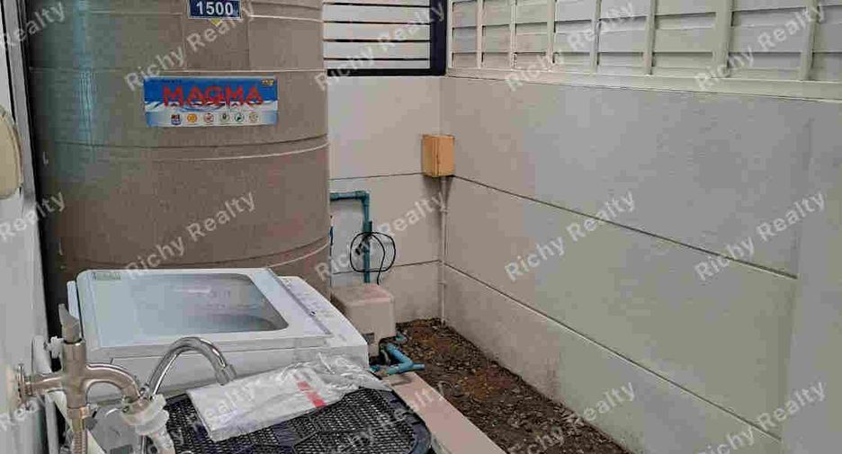 For sale 2 bedrooms townhouse in Mueang Chiang Mai, Chiang Mai