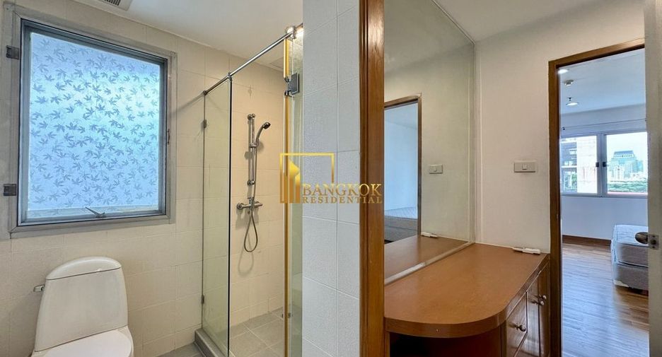 For rent 3 bedrooms condo in Sathon, Bangkok
