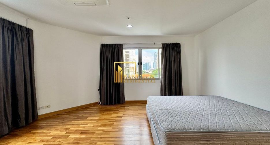 For rent 3 bedrooms condo in Sathon, Bangkok