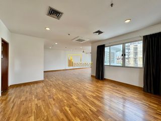For rent 3 bedrooms condo in Sathon, Bangkok