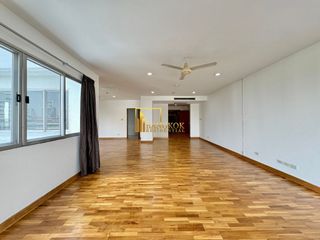 For rent 3 bedrooms condo in Sathon, Bangkok