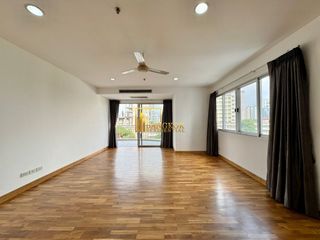 For rent 3 bedrooms condo in Sathon, Bangkok