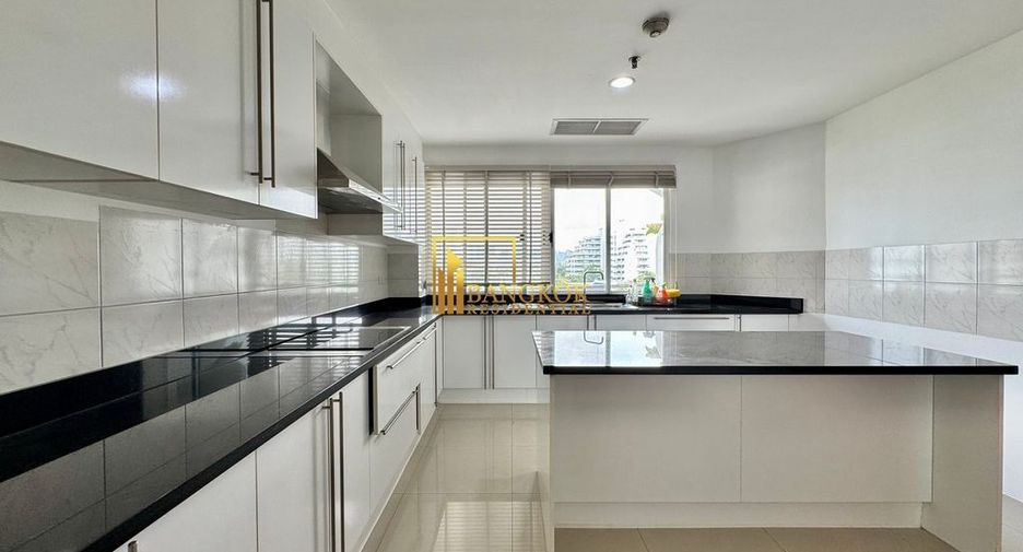 For rent 3 bedrooms condo in Sathon, Bangkok