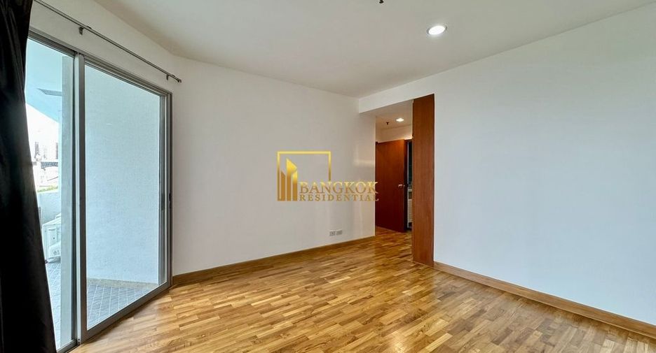 For rent 3 bedrooms condo in Sathon, Bangkok