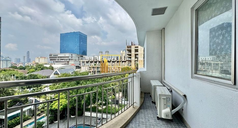 For rent 3 bedrooms condo in Sathon, Bangkok