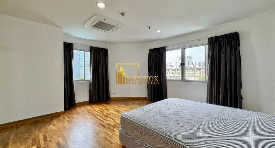 For rent 3 bedrooms condo in Sathon, Bangkok