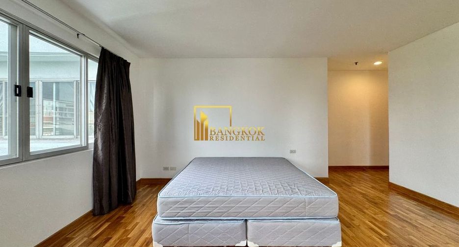 For rent 3 bedrooms condo in Sathon, Bangkok