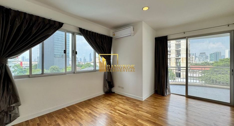 For rent 3 bedrooms condo in Sathon, Bangkok