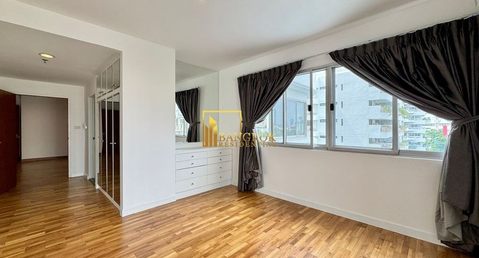 For rent 3 bedrooms condo in Sathon, Bangkok