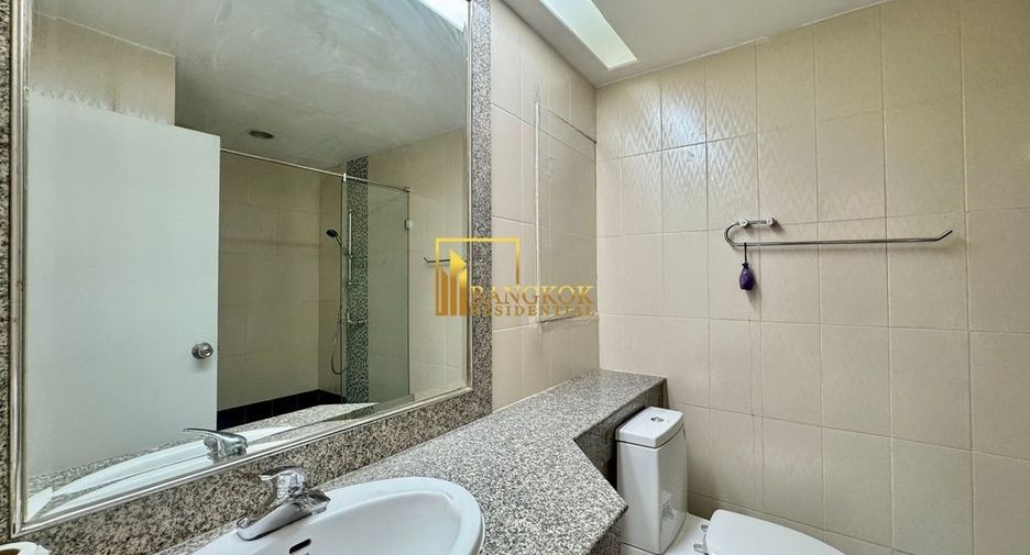 For rent 3 bedrooms condo in Sathon, Bangkok