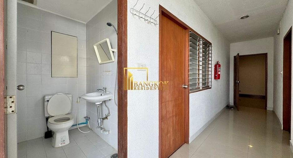 For rent 3 bedrooms condo in Sathon, Bangkok