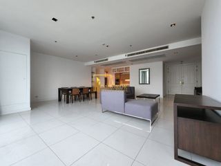Condo en alquiler de 3 habitaciones en Pathum Wan, Bangkok