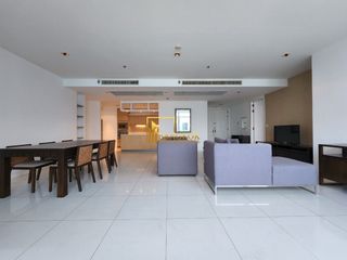 Condo en alquiler de 3 habitaciones en Pathum Wan, Bangkok