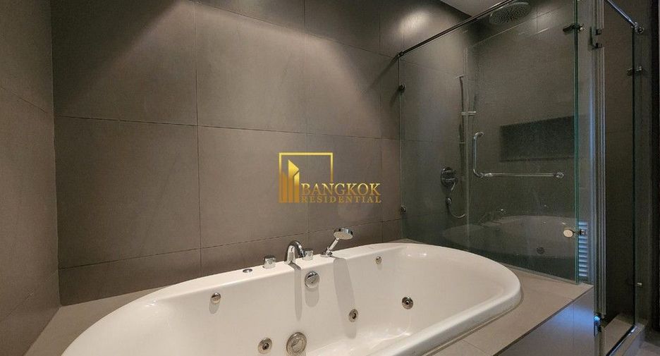 À louer 3 chambres condo à Pathum Wan, Bangkok