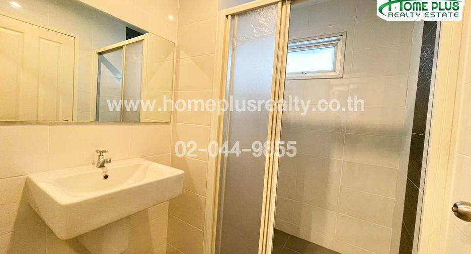 À vendre 1 chambre condo à Huai Khwang, Bangkok