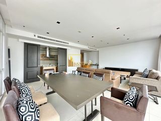 Condo en alquiler de 3 habitaciones en Pathum Wan, Bangkok