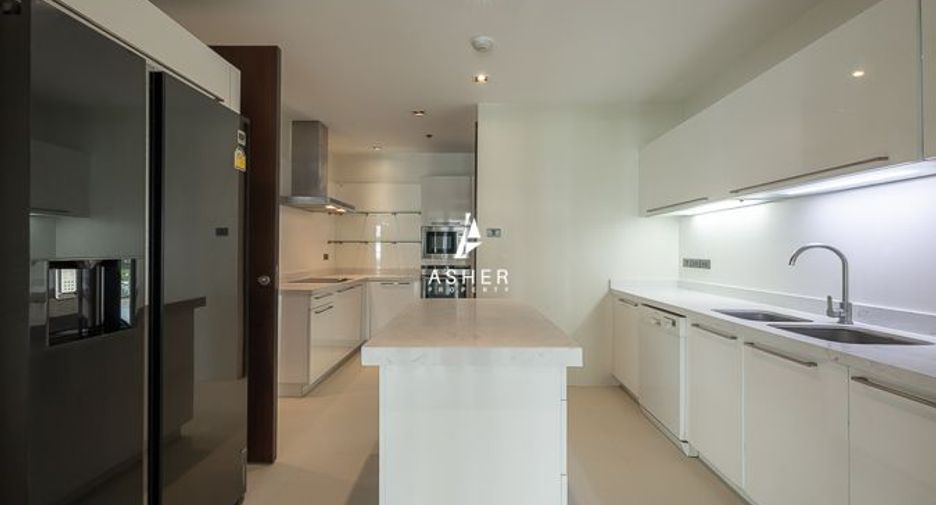For sale 4 bedrooms condo in Khlong Toei, Bangkok
