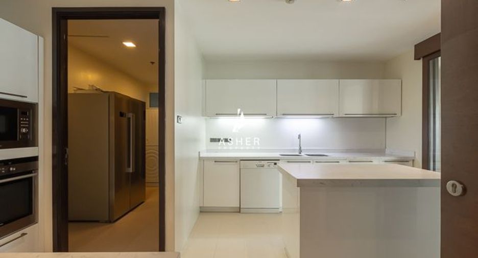 For sale 4 bedrooms condo in Khlong Toei, Bangkok