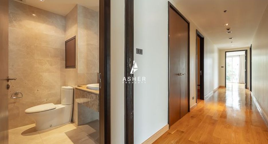 For sale 4 bedrooms condo in Khlong Toei, Bangkok