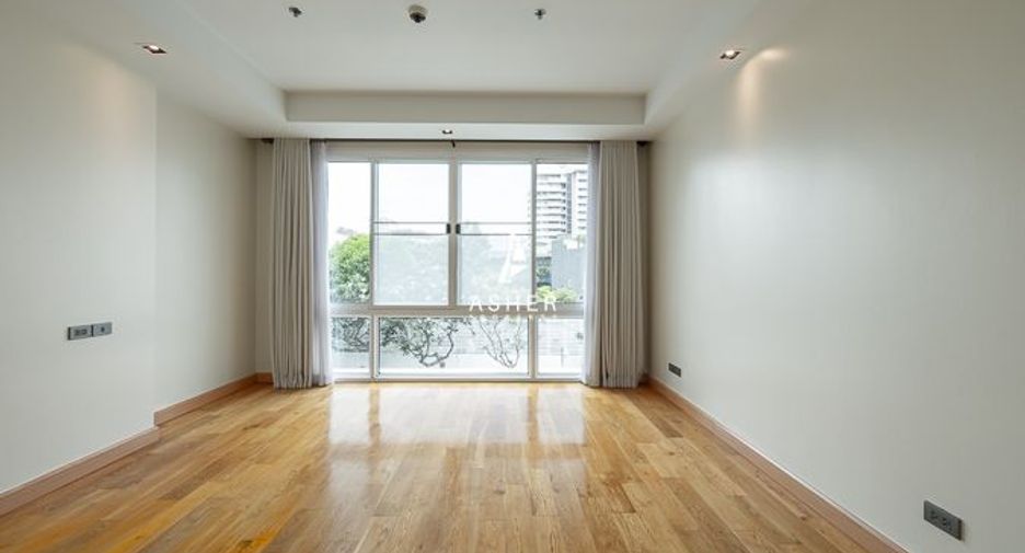 For sale 4 bedrooms condo in Khlong Toei, Bangkok