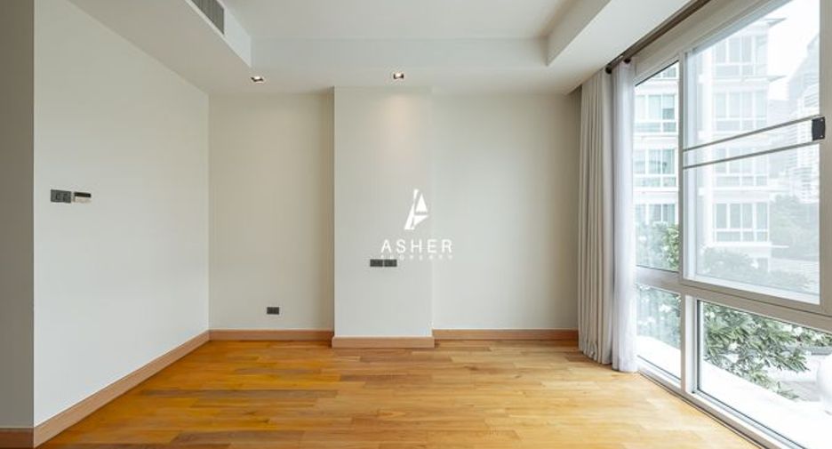 For sale 4 bedrooms condo in Khlong Toei, Bangkok