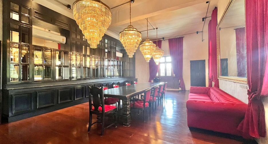 For sale 7 bedrooms villa in Mueang Chiang Mai, Chiang Mai