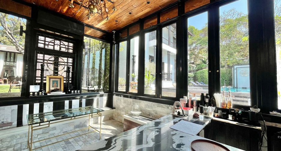 For sale 7 bedrooms villa in Mueang Chiang Mai, Chiang Mai