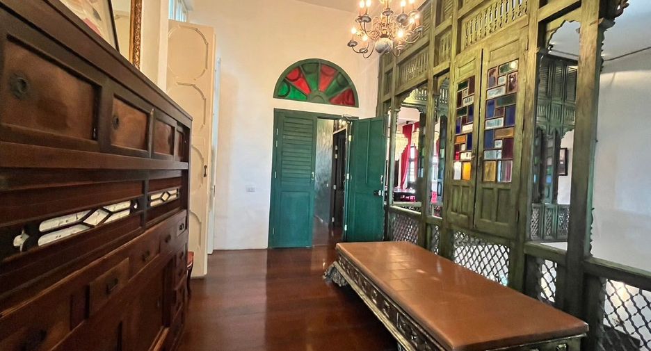 For sale 7 bedrooms villa in Mueang Chiang Mai, Chiang Mai