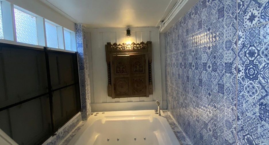 For sale 7 bedrooms villa in Mueang Chiang Mai, Chiang Mai