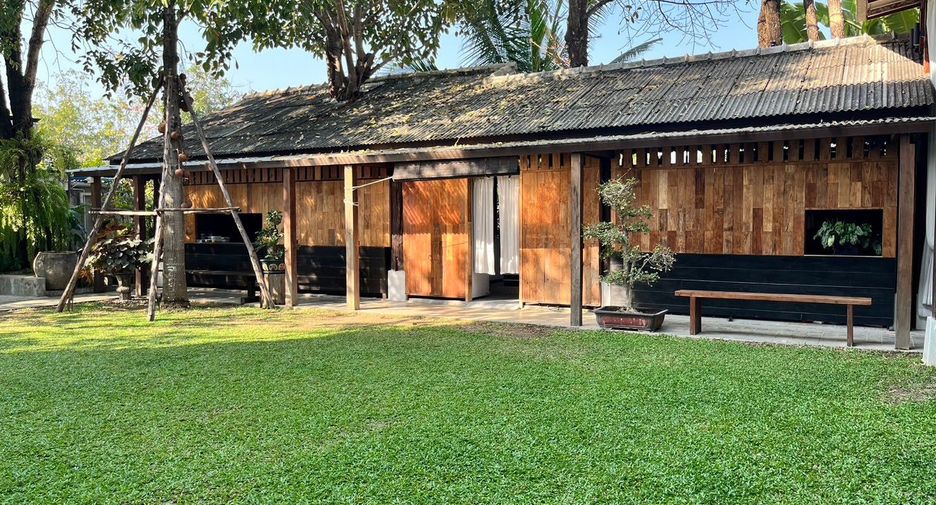 For sale 7 bedrooms villa in Mueang Chiang Mai, Chiang Mai