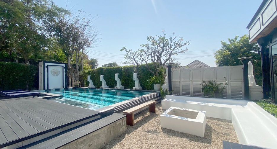 For sale 7 bedrooms villa in Mueang Chiang Mai, Chiang Mai